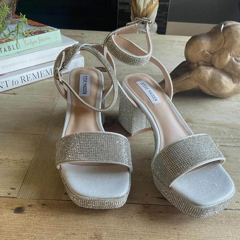 NEW STEVEN MADDEN RHINESTONE HEELS - SIZE: 9